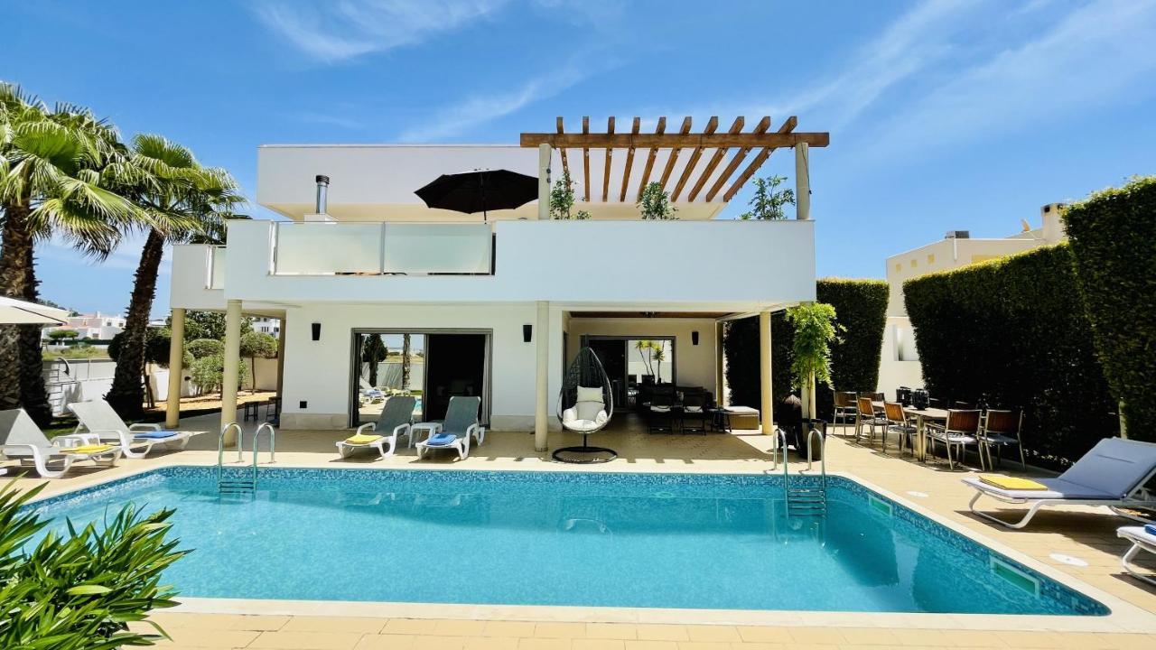 By Check-in Portugal *