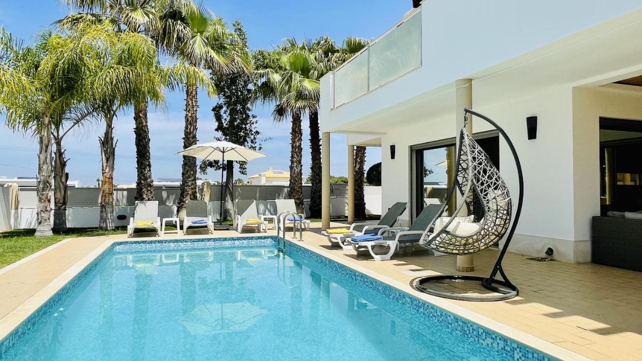 By Check-in Portugal Villa *